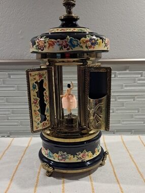 Vtg Swiss Reuge Dancing Ballerina Music Box Carousel Lipstick (Watch Video)
